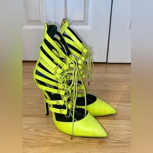 STEVEN MADDEN neon lime green strappy lace-up gladiator shoes for women 7.5 NEW